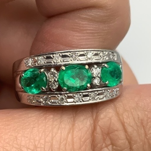 K18WG 18金　ホワイトゴールド　エメラルド　ダイヤモンド　指輪　7.1g 約14号