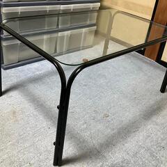 ガラステーブル