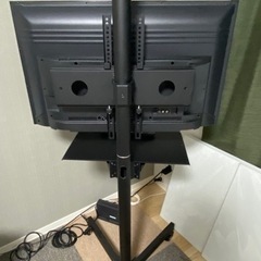 【受け渡し先決定】32型テレビ　ポールスタンドセット品の画像