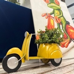 ［かなり希少］ブリキイエローベスパ(カエルはいない)の画像