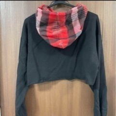 Forever21 ショート丈パーカー　Mサイズの画像