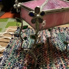 ステンドグラスの小物入れの画像