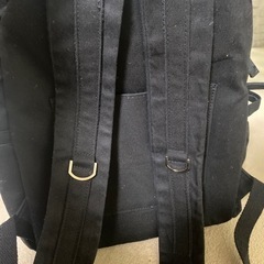 ブラック　リュックの画像