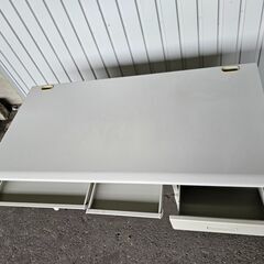 【お買い上げありがとうございました】業務用　机　スチール机　サイズ約140×70高さ70.5cm 　ek-260gedの画像