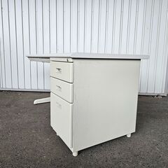 【お買い上げありがとうございました】業務用　机　スチール机　サイズ約140×70高さ70.5cm 　ek-260gedの画像