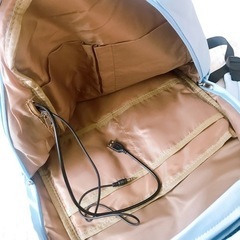 【新品未使用品】リュックサック バッグパック イヤホンポート付き USB充電ポート 収納ポケット 水色の画像