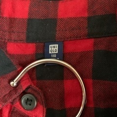 【UNIQLO】赤×黒　チェック　長袖シャツ　110の画像