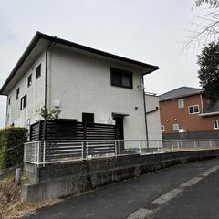 外壁のカビ、根本から除菌剤で退治。 − 宮崎県