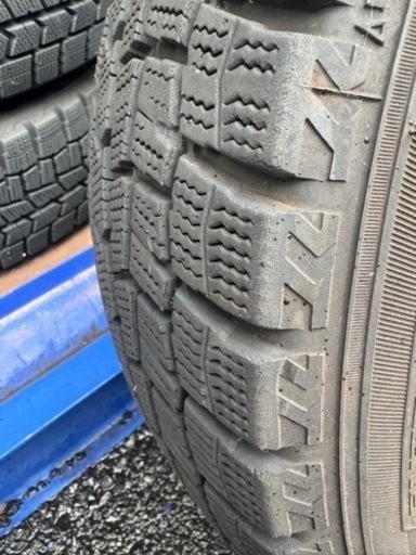 値下げしました。４本セット！DUNLOPスタッドレスタイヤ165/70R14 81Q ホイル付き中古