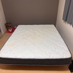 クイーンサイズのマットレスです！！の画像