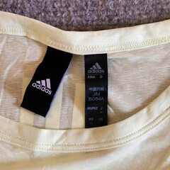 アディダス　スポーツ　Ｔシャツ　薄いグリーンＭサイズ　レディースの画像