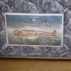 ダブルベッドのマットレスの画像