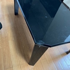 テーブル　黒