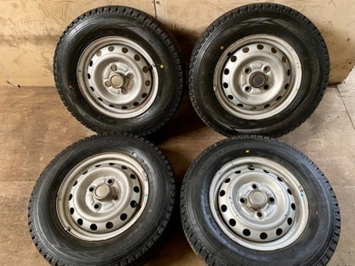 DUNLOP スタッドレス　12インチ4本セットホイール付き