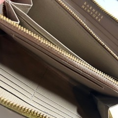 箱あり！バーニーズニューヨーク　黄色の財布の画像