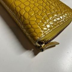 箱あり！バーニーズニューヨーク　黄色の財布の画像