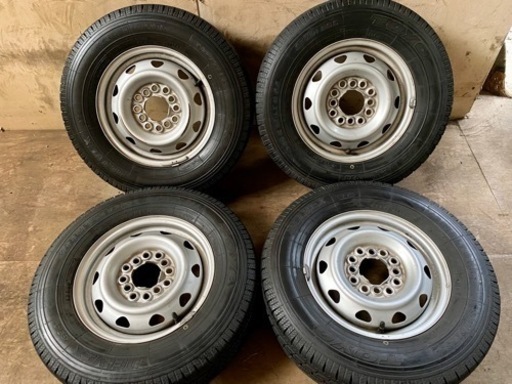 Toyo タイヤ　スタッドレス12インチ4本セットホイール付き