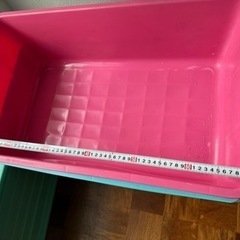 衣装ケース8点（5点は蓋付き）の画像
