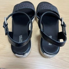 マイケルコース サンダル 24cmの画像