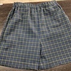 八王子市　東京ゆりかご幼稚園のズボン130センチ