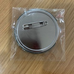 電車の缶バッチの画像