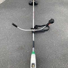 日立　電動草刈り機　草刈機　バッテリー充電機付きの画像