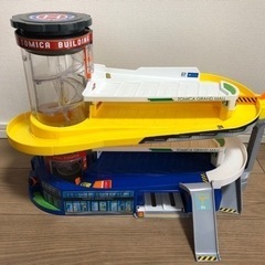 （取引中）トミカ　ダブルアクション　トミカビル