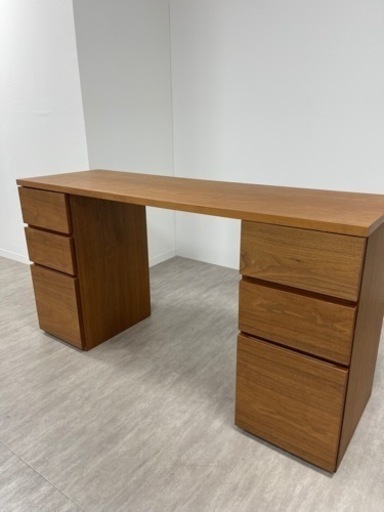 アクタスMEZZO2 ウォールナット材オイル仕上げのデスク