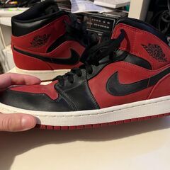 Jordan 1 Mid "Reverse Bred"の画像