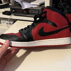 Jordan 1 Mid "Reverse Bred"の画像