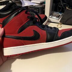 Jordan 1 Mid "Reverse Bred"の画像