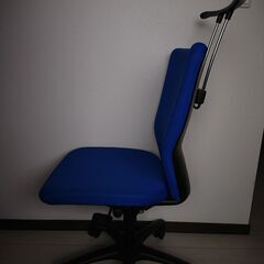 【配送可】オフィスチェアーの定番 オカムラ カロッツァの画像