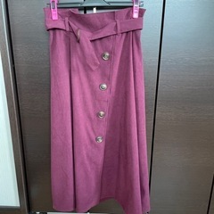 ベルト付スカート
