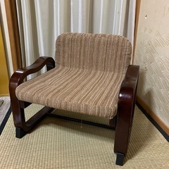 背もたれの倒れる椅子【正座しにくいとき重宝します】