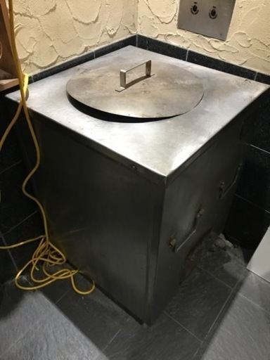 【値下げ】タンドールオーブン??新品は25万円