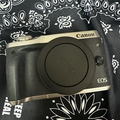 Canon EOS M6 ボディ　レンズセット　箱付きの画像
