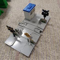 【廃盤含む】プラレールのレール200本以上と駅やトンネルや踏切など大量まとめ売りの画像