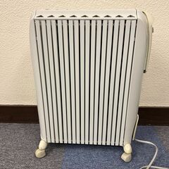 【中古】DeLonghi デロンギ オイルヒーター D09154...