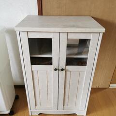 小型食器棚(ニトリ)の画像