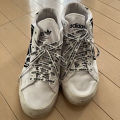 adidasレディーススニーカー24.5の画像