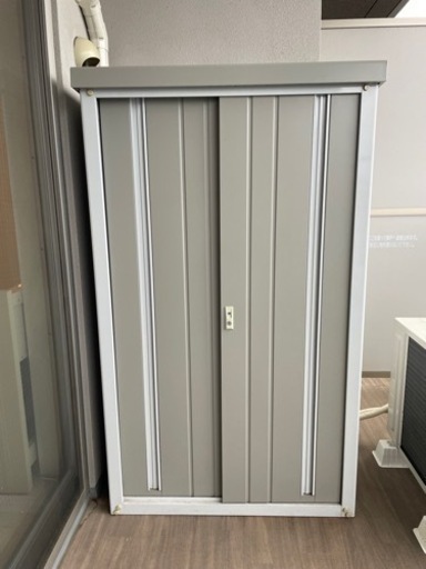 山善　スチール物置　HSSB-0915