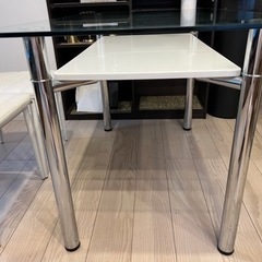 美品 ガラス ダイニング テーブルの画像