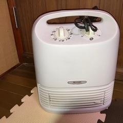 無料です‼️シャープ セラミックファンヒーター HX-C12T