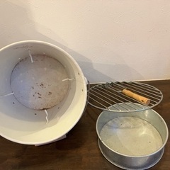 1人キャンプ　コンパクトBBQグリルスタンドの画像