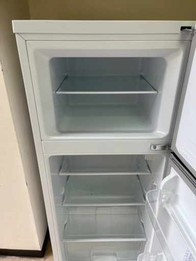 ☆配送可能☆安心1か月保証☆美品☆ホワイト☆ハイセンスノンフロン冷凍冷蔵庫☆HR-B1201☆2018年式☆ 