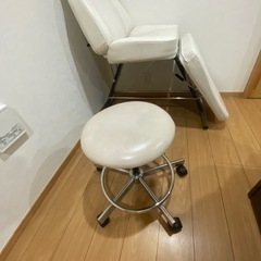 エステベッド　施術用椅子　セット　引き取り限定の画像