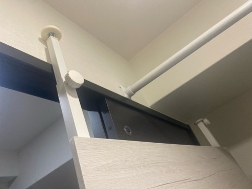 ニトリつっぱりラックカエサル80cm (うめ) 淀屋橋の収納家具《棚 ニトリつっぱりラックカエサル80cm (うめ) 淀屋橋の収納家具《棚