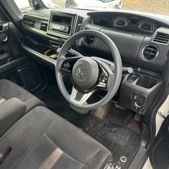 ホンダNBOX カスタム平成30年車　23,800km  車検8年／２月の画像