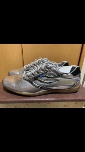 新品未使用です。サイズ27.5センチ