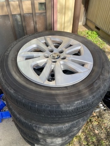 プリウス50純正アルミホイール　タイヤ付き